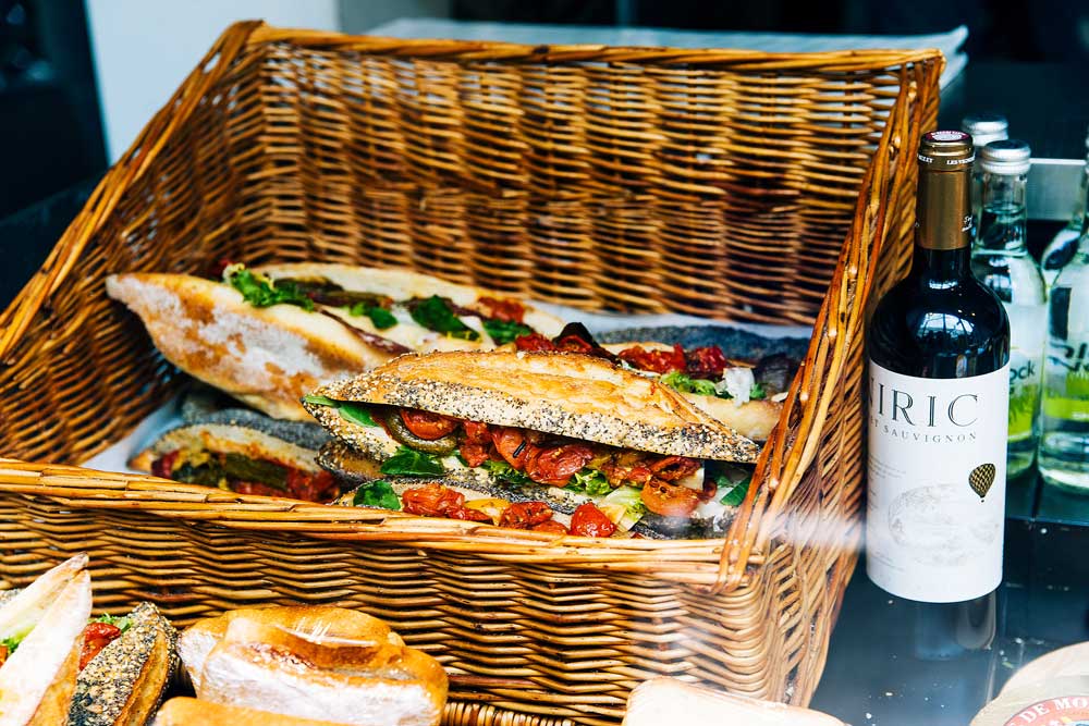 Kosze Wiklinowe – Wielofunkcyjne i Niezastąpione Rękodzieła.